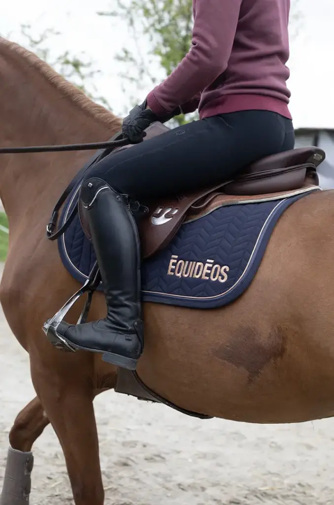 Winfarm Au Pas Avec… Camille Condé-Ferreira : une immersion dans l’univers d’une cavalière de CSO de haut niveau ! Winfarm Groupe - 36bc4fe52094f42ea494f77f3ee73b90bd7adc761c0ef8f55d48cec8eebaffec 4